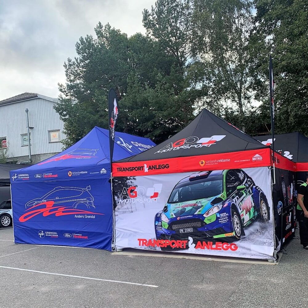 Nůžkový stan 4x8 s potiskem Racing s motivem rally vozu.