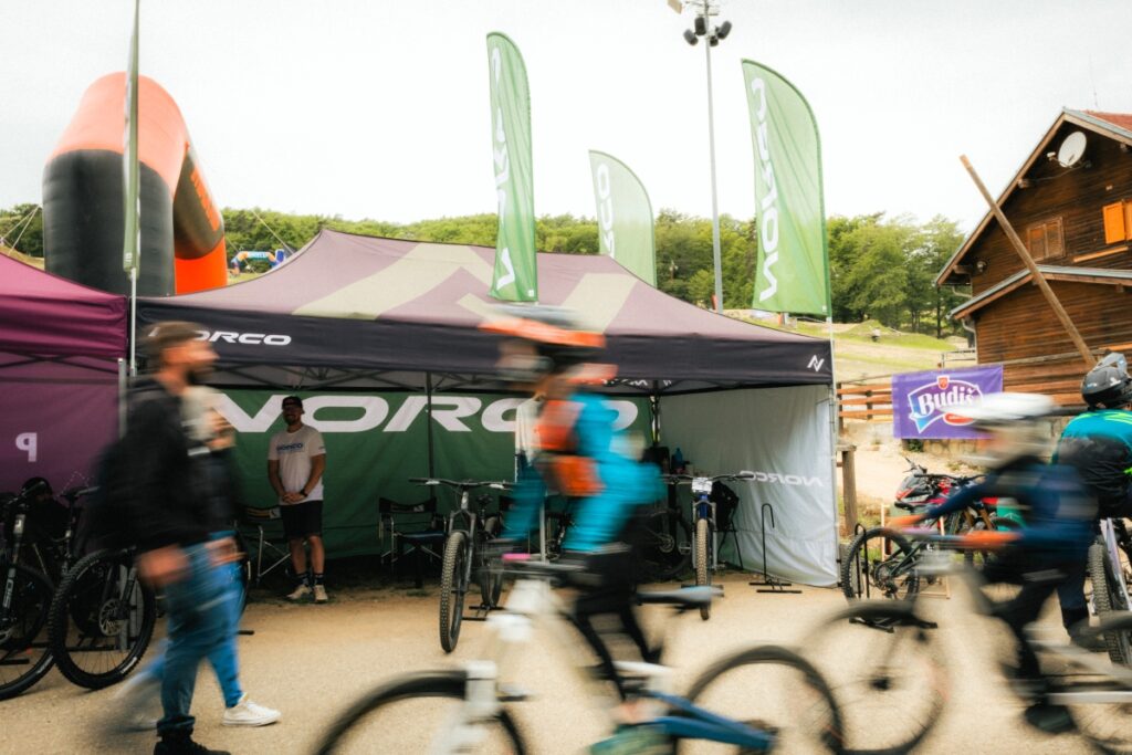 nuzkovy stan 3x6 reklamni vlajky s potiskem norco