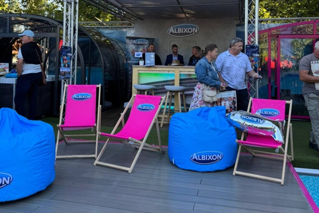 Realizace pro ALBIXON - reklamní lehátka a sedací vaky M 3 Sedací vaky a dřevěná lehátka Albixon